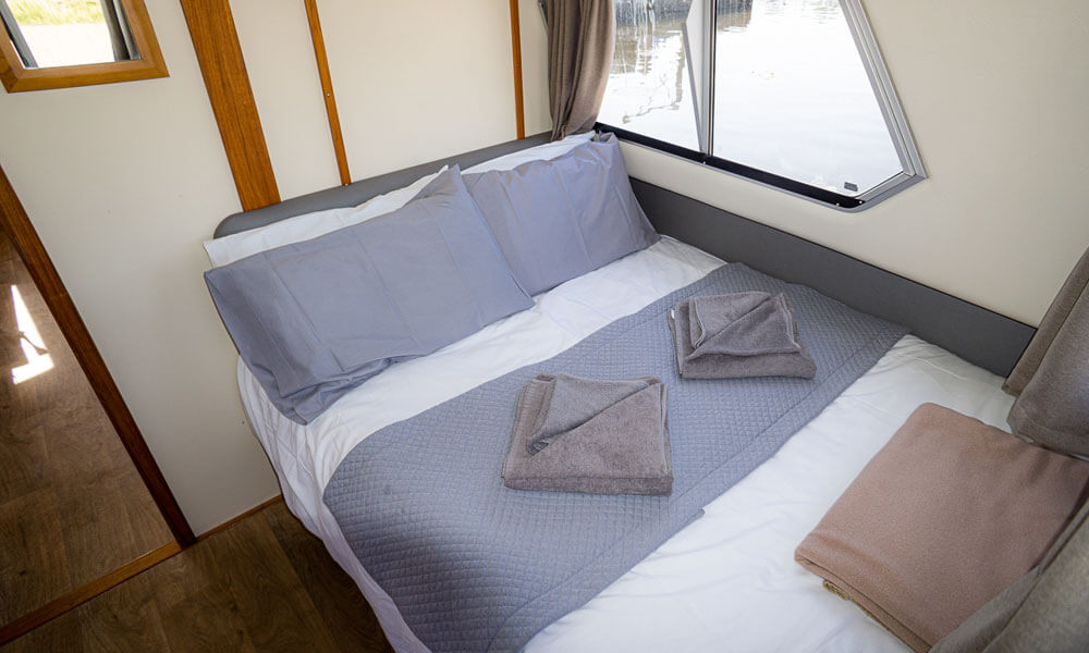 Streamway Boat Internal 8 Bed